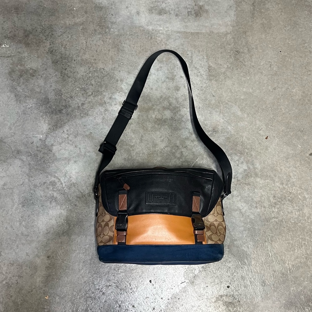 Coach Men's messenger bag - Picture 2 of 10